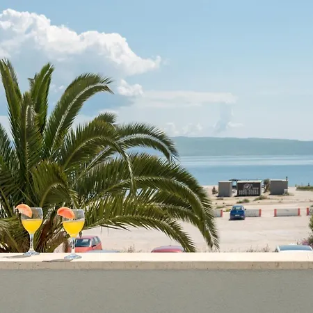Beachfront Holiday Apartment *