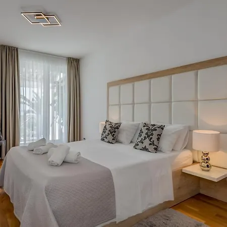 Beachfront Holiday Apartment Split