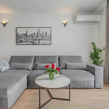 Beachfront Holiday Apartment Split