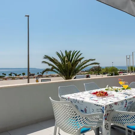 Beachfront Holiday Apartment Split
