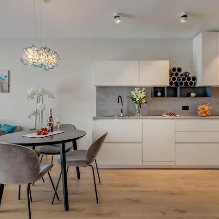 Apartment Beachfront Holiday Split